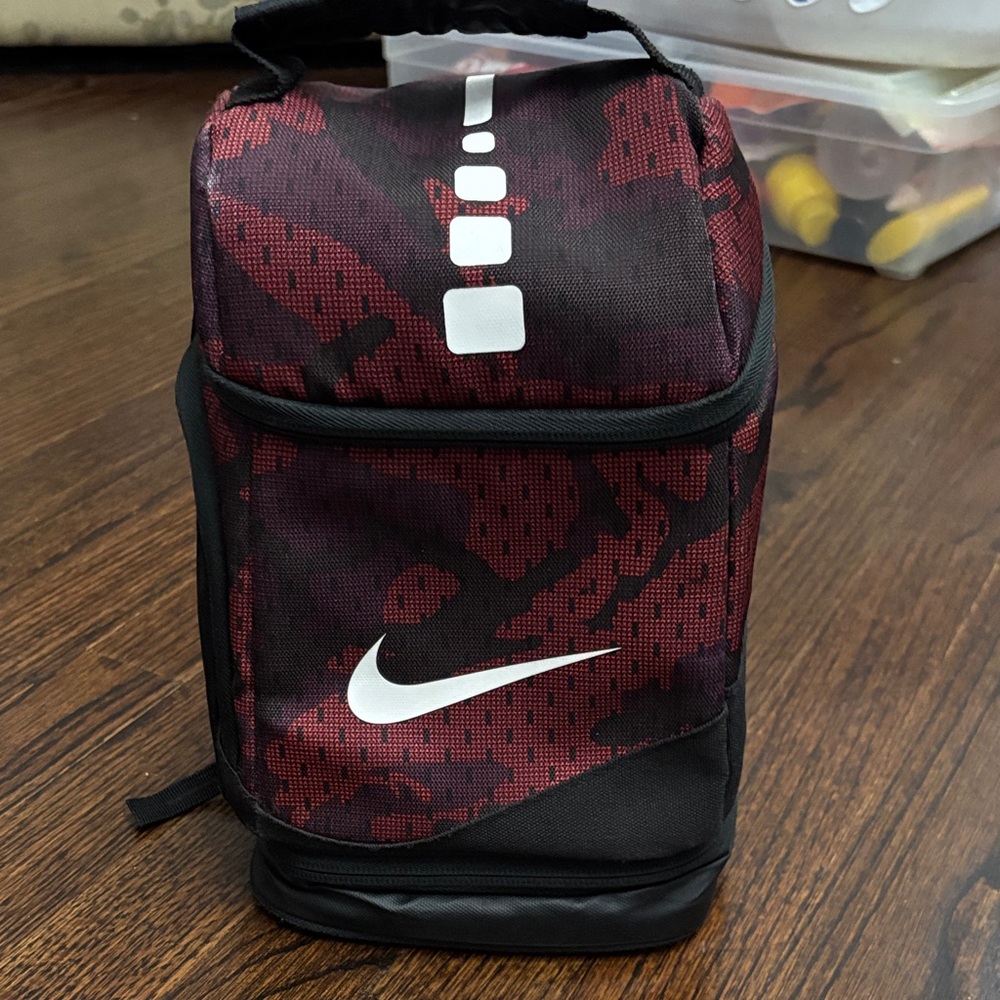 Nike kids lunch bag